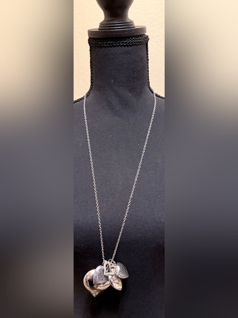 AERO 1987 Silver Heart Pendant Necklace with Seven Hearts